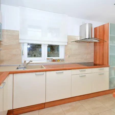 Luxury Penthouse With Private Garden And Seaview * Podstrana