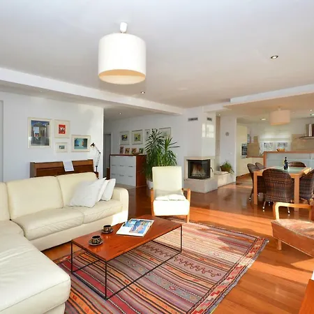 Luxury Penthouse With Private Garden And Seaview Podstrana
