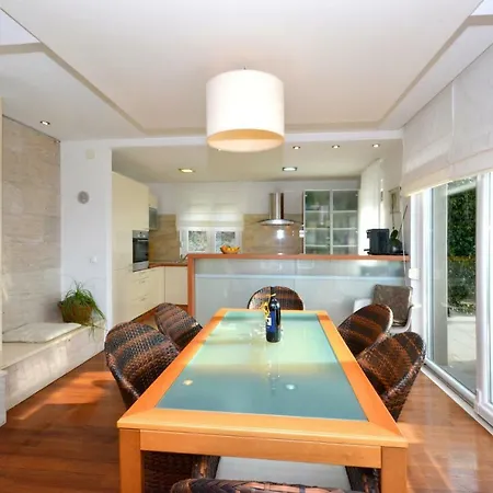 Luxury Penthouse With Private Garden And Seaview Appartamento *