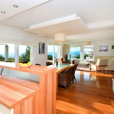 Luxury Penthouse With Private Garden And Seaview Appartamento *